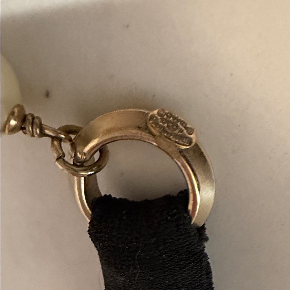 Authentic CHANEL Gold and Pearl Hair Accessory - Picture 3 of 5